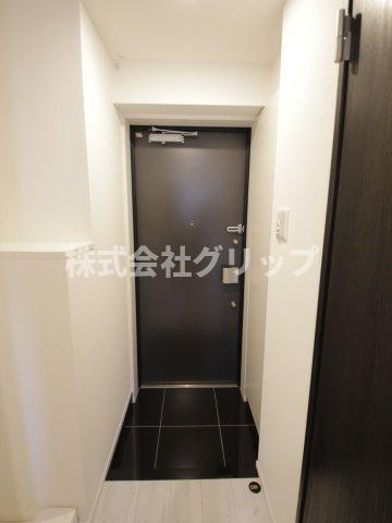 OMNIA横濱阪東橋の玄関