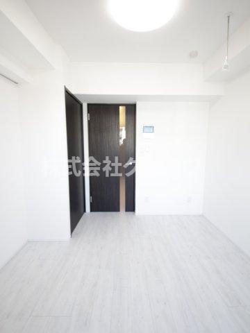 OMNIA横濱阪東橋の居間・リビング