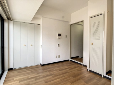 【居間・リビング】 | シティハイツ新大塚 | 新大塚の賃貸物件。
「シティハイツ新大塚」のことなら(株)メイワ・エステートへお任せください