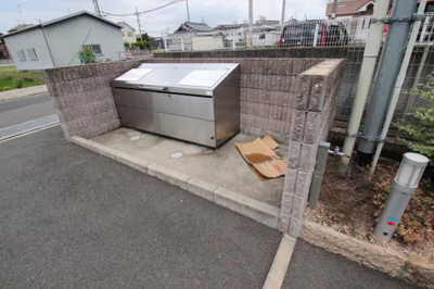 【設備】 | ラ・ブリーゼ | 敷地内ゴミ置き場