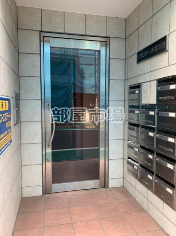 グランドール北上野のエントランス