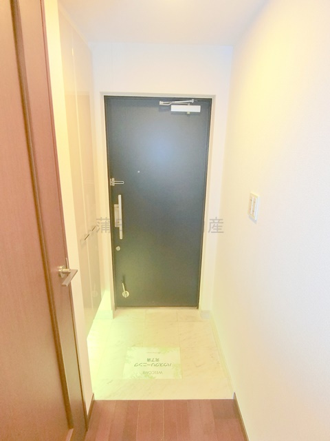 ブラウトリエの玄関