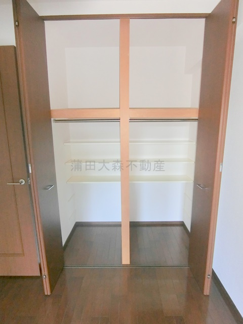 ブラウトリエの収納|バルコニー側洋室　収納　クローゼット