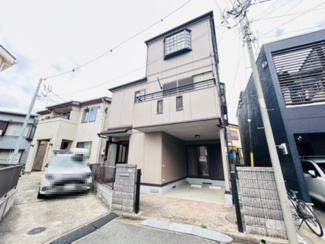 【外観】 | 屋根塗装と外壁一部クリアー塗装を実施 ！建物全体がリフレッシュされ、美しくお出迎えします。