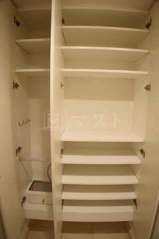 大阪市中央区日本橋２丁目の賃貸マンションの玄関