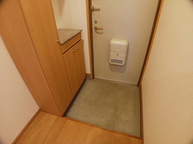 ローレル　ハイツの玄関