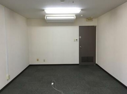 日宝北大阪屋ビルの内装