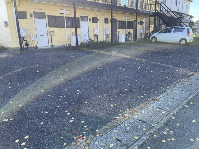 茂原市小林のアパートの駐車場
