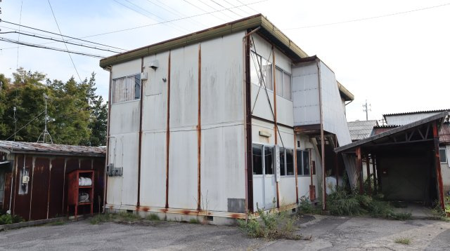 【事業用】大町大新田　倉庫の外観