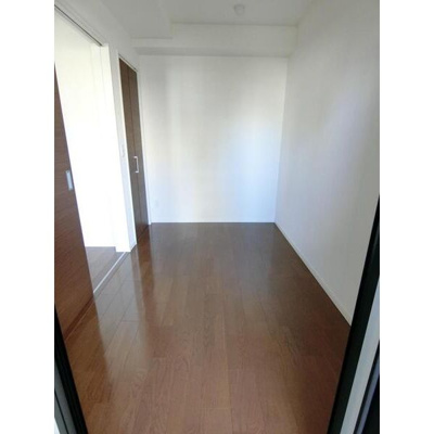 【洋室】 | LA MAISON VERTE | 広々とした洋室です