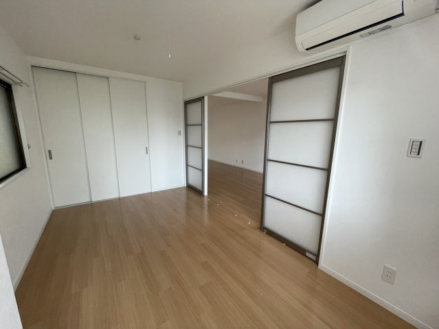 コンドミニアムカワムラの洋室