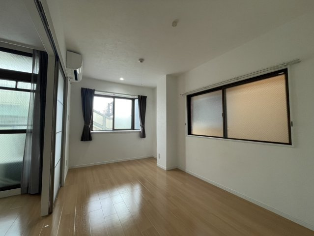 コンドミニアムカワムラの洋室