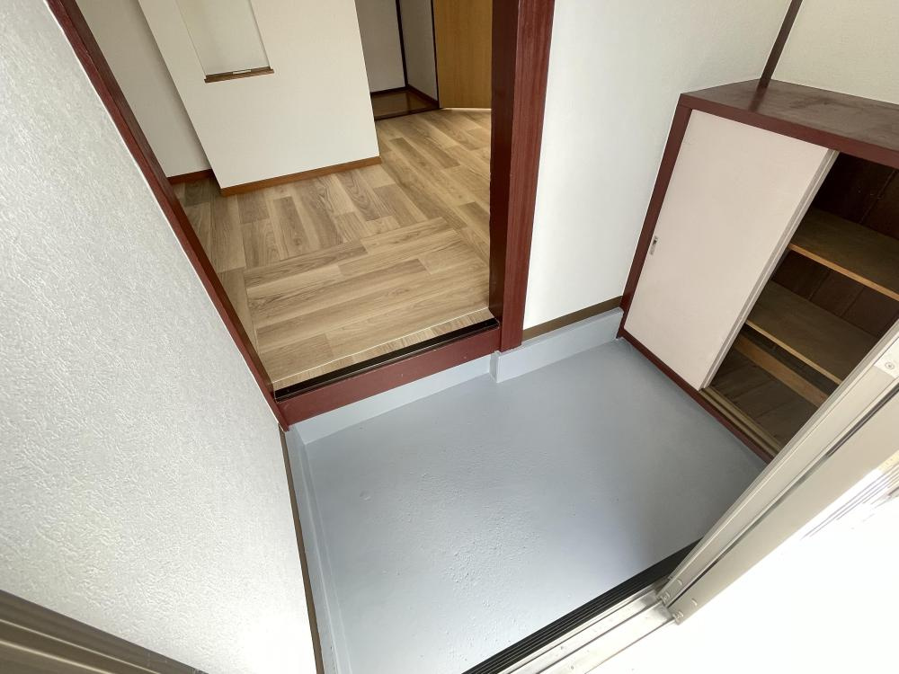 久宮アパートの玄関