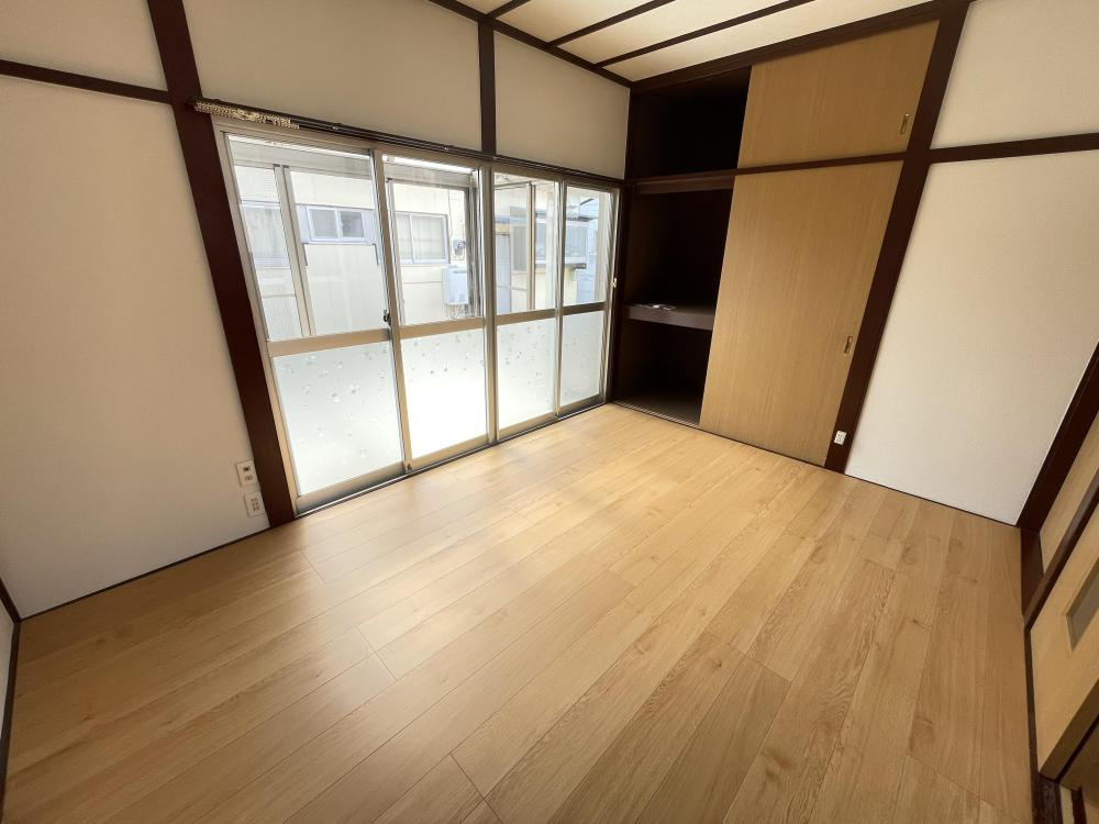 久宮アパートの居間・リビング