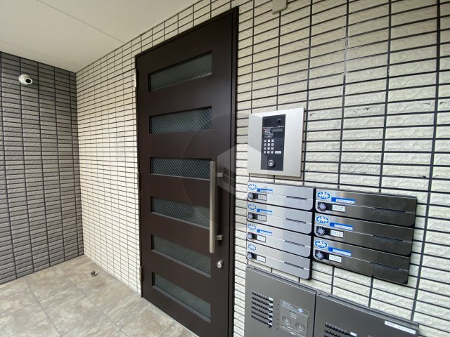 エスポワール春日5のエントランス