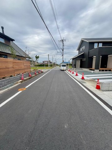 久留米市大善寺町宮本　11号地の前面道路含む現地写真