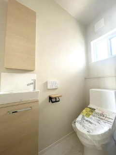 大津市南滋賀3丁目中古戸建のトイレ