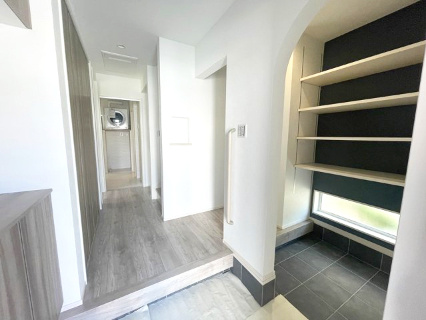 大津市南滋賀3丁目中古戸建の玄関