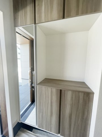 大津市南滋賀3丁目中古戸建の玄関