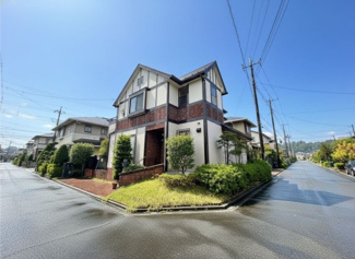 【外観】 | 佐倉市染井野　中古戸建　京成臼井駅 | 角地につき開放感のある住まい！
緑も多く落ち着いた環境でご生活ができます。