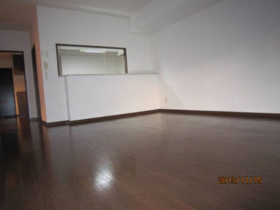  | ロイヤルクローバー | ﾘﾋﾞﾝｸﾞ（写真は107号）