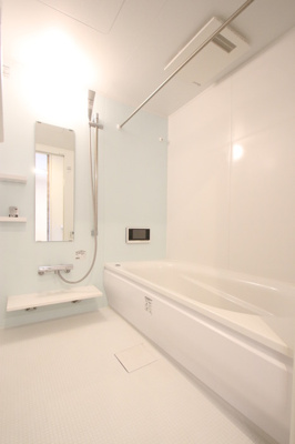 【浴室】 | ベラルーチェ南ヶ丘 | 一坪風呂/追い焚き給湯・浴室換気乾燥機・浴室テレビ