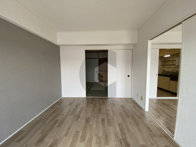 リアライズ住道南の洋室