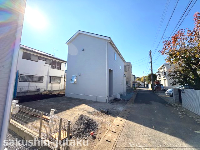 長作台１丁目　新築戸建の外観|土地は広々５３．８坪　南側に広ーいお庭（庭先３．８ｍ）建物ゆったり３１．８坪　