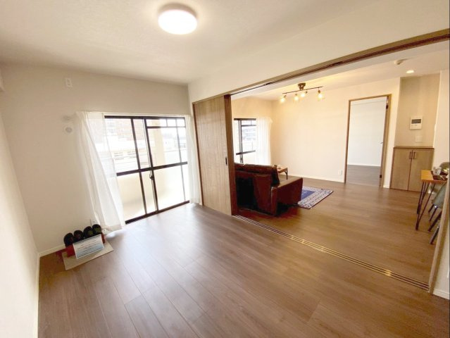 サングレート箱崎公園東の洋室|明るく開放感のある洋室です！