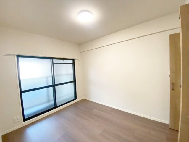 サングレート箱崎公園東の洋室|バルコニーに面した洋室です！