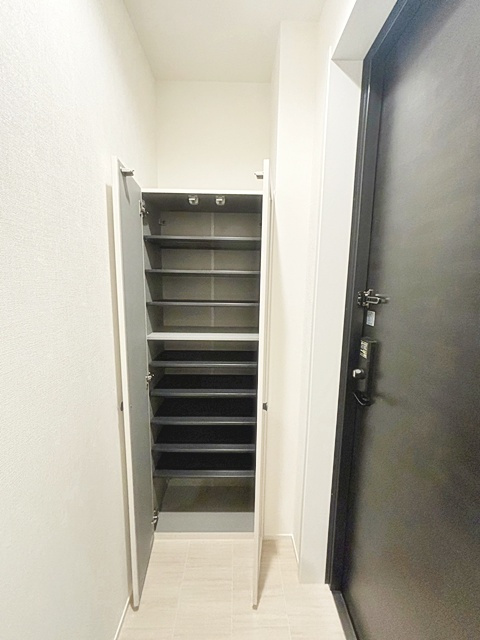 仮称RIVERA KASAIの玄関|玄関です。