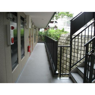 【エントランス】 | アンプルールフェール上永谷 | 綺麗なエントランス♪