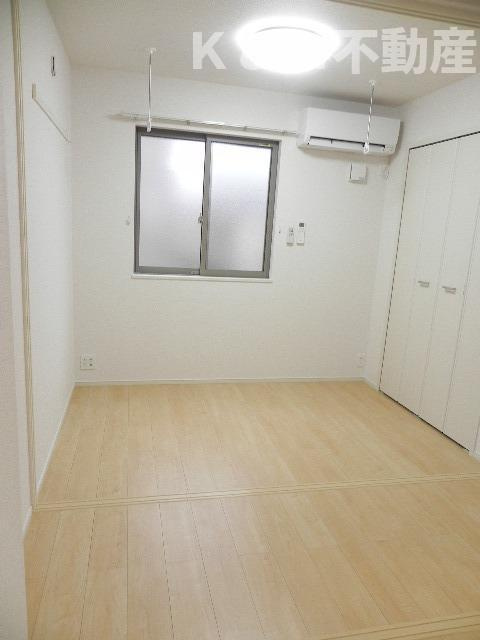 ブルックヒルズⅥの居間・リビング|ゆったり過ごせる居間です