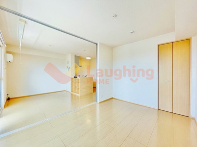 【居間・リビング】 | リュミエル B棟 | おしゃれなリビングです