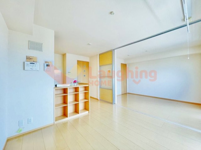 【居間・リビング】 | リュミエル B棟 | おしゃれなリビングです