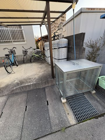 矢口コーポの駐車場