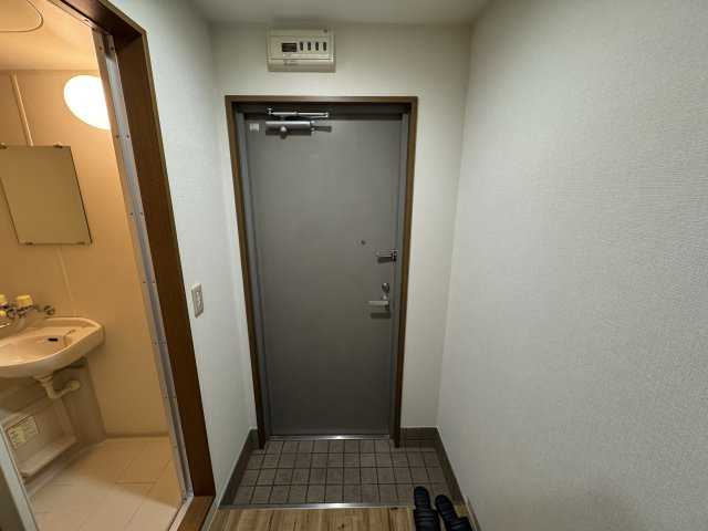 服部ハイツカワバタの玄関