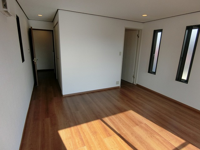 甲子園九番町戸建の寝室