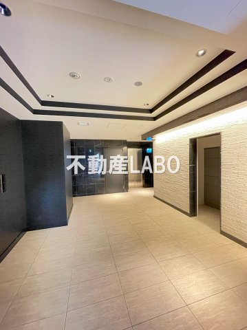 エスリード九条スタシオンのロビー