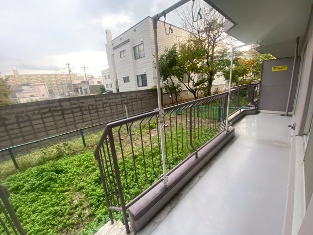 琴似プリンスハイツA棟のバルコニー|専用庭