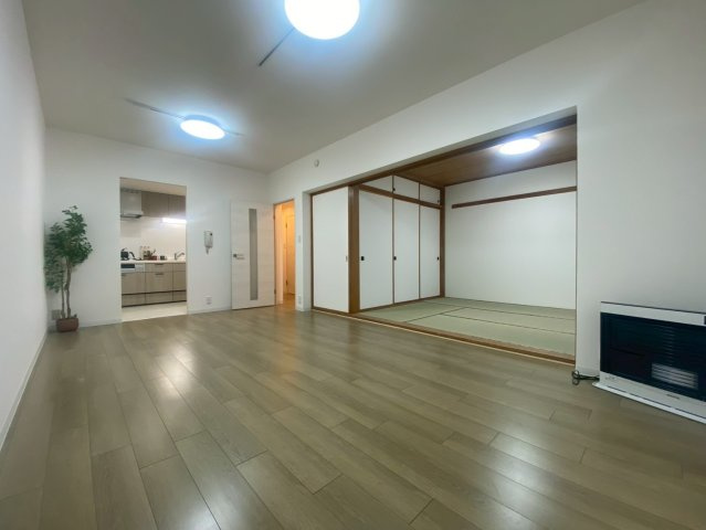 琴似プリンスハイツA棟の居間・リビング