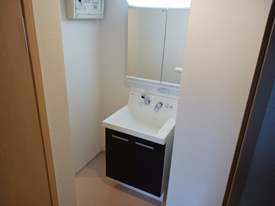 【洗面所】 | エスポワール三ッ沢 | 明るい洗面所です