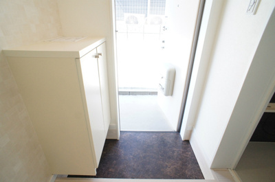 【玄関】 | G・Aヒルズ白楽Ⅱ | 明るい玄関です