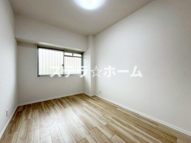 メロディーハイム吹田青葉丘の洋室|個人の部屋や寝室として使える洋室です