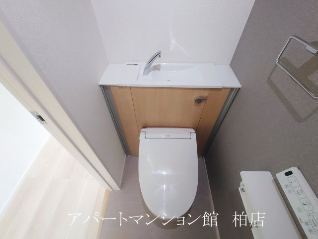 コラットのトイレ|同施工会社、同型タイプです