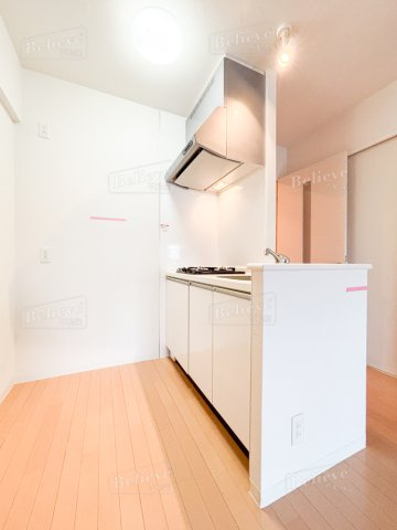 アポロ久留米東のキッチン|2口コンロの使いやすいシステムキッチンです♪