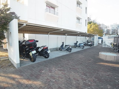 【その他共用部分】 | ヴィラナリー長田 | 大型・中型バイク相談可能な駐輪スペース