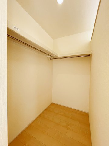 新築戸建・新築建売　寄居露梨子　鉢形小・城南中の収納|大容量の収納！ハンガーパイプもついているので干した洗濯物をそのままかけることができる！