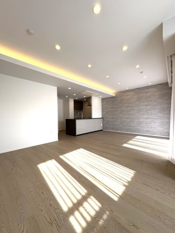 SHONAN LIFE― 湘南を感じる、海街のレジデンス ―の居間・リビング