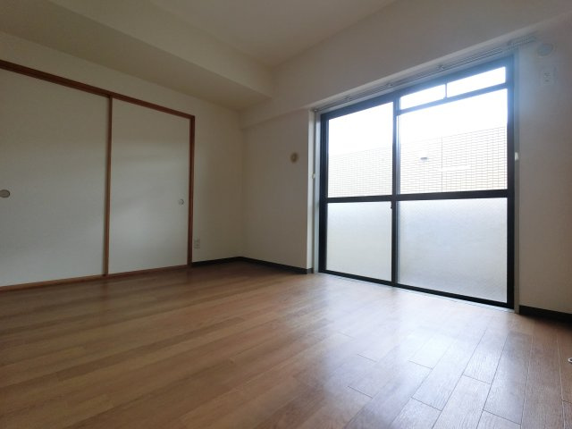 メゾンリヴィエール道場北の居間・リビング